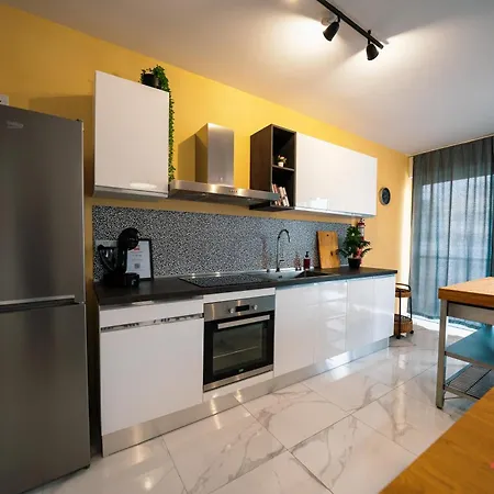 A Stylishly Chic Appartement *