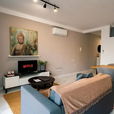 A Stylishly Chic St. Paul's Bay