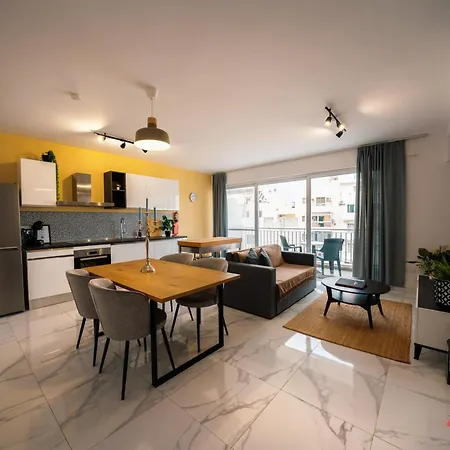 A Stylishly Chic Lejlighed